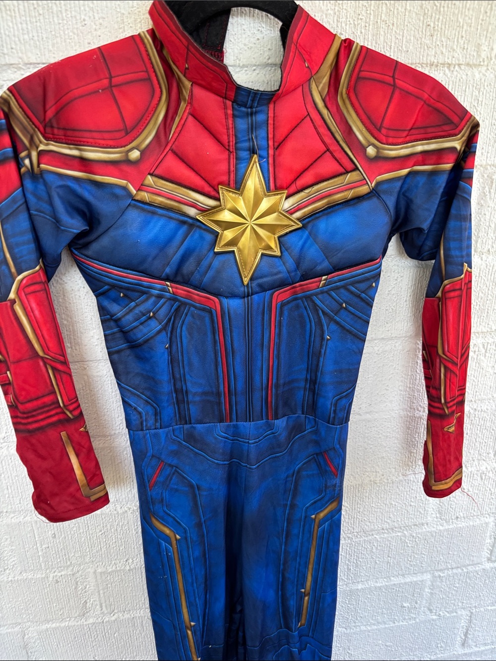Captain Marvel Superhero Costume in Red, Blue & Gold sz M/8-10 - Picture 7 of 10